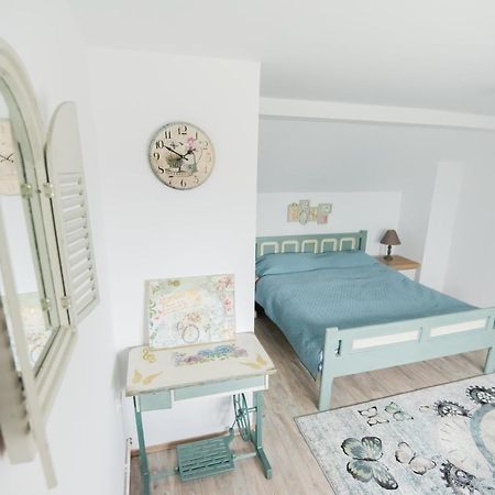 Vila Chic M Hotel Moieciu de Jos Bagian luar foto