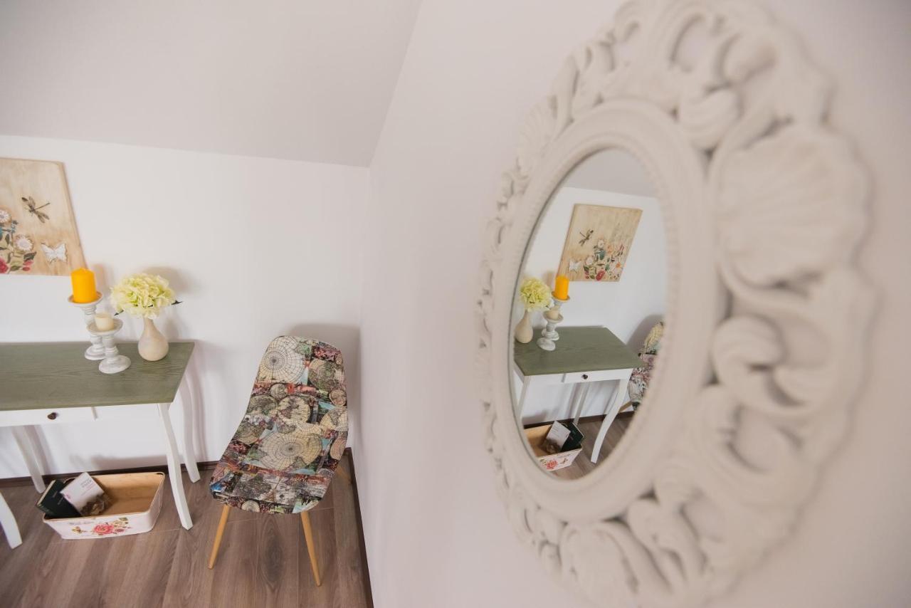 Vila Chic M Hotel Moieciu de Jos Bagian luar foto