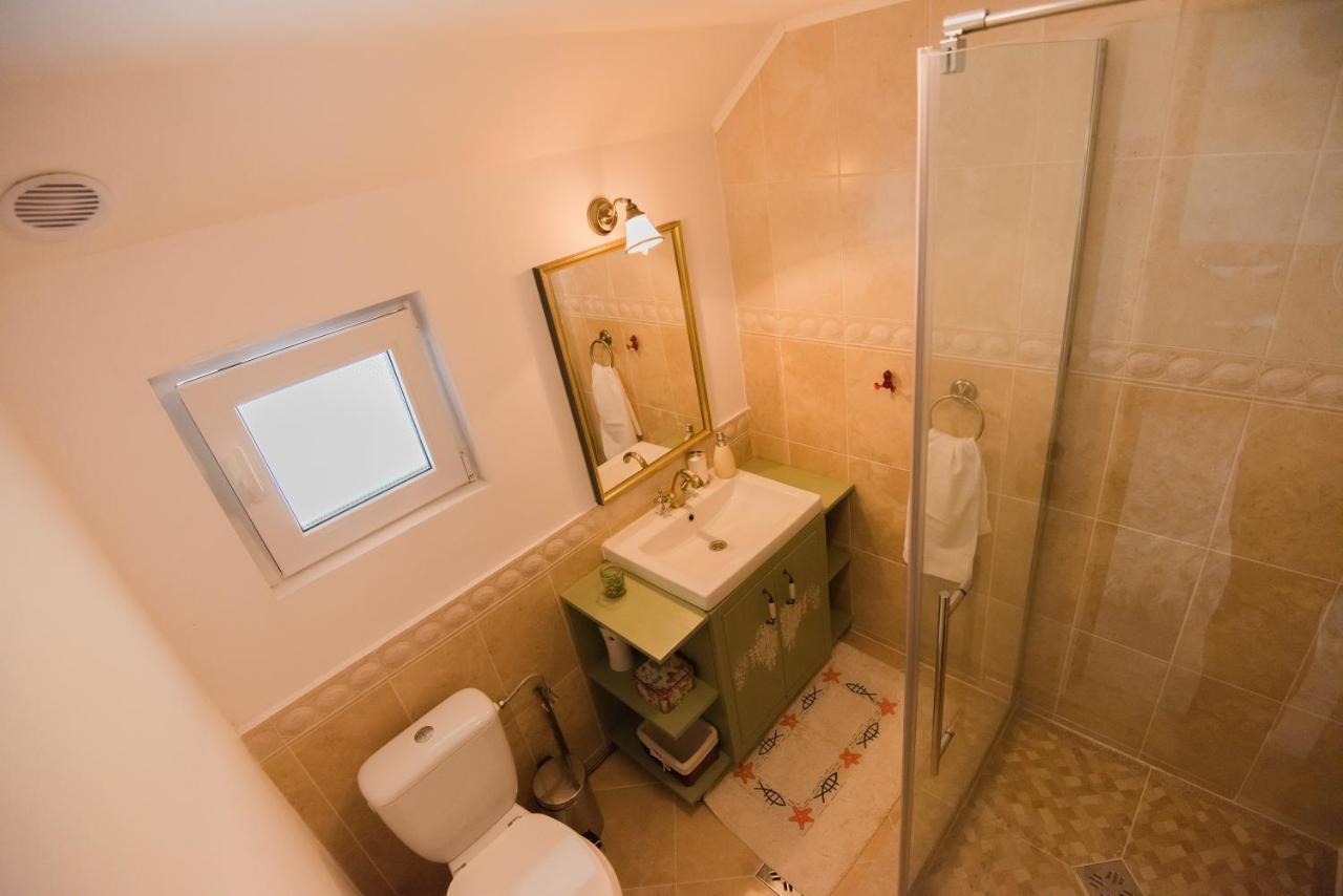 Vila Chic M Hotel Moieciu de Jos Bagian luar foto