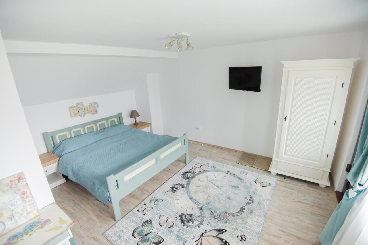 Vila Chic M Hotel Moieciu de Jos Bagian luar foto