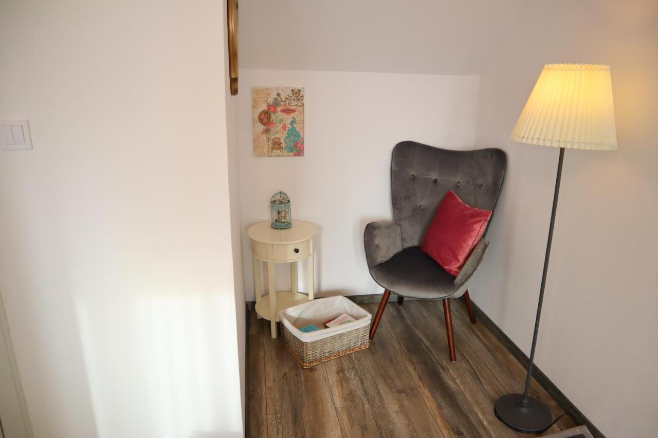 Vila Chic M Hotel Moieciu de Jos Bagian luar foto