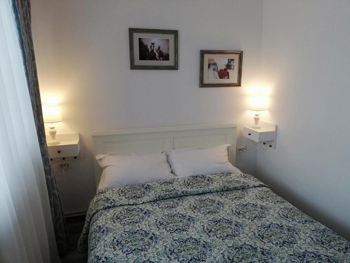 Vila Chic M Hotel Moieciu de Jos Bagian luar foto