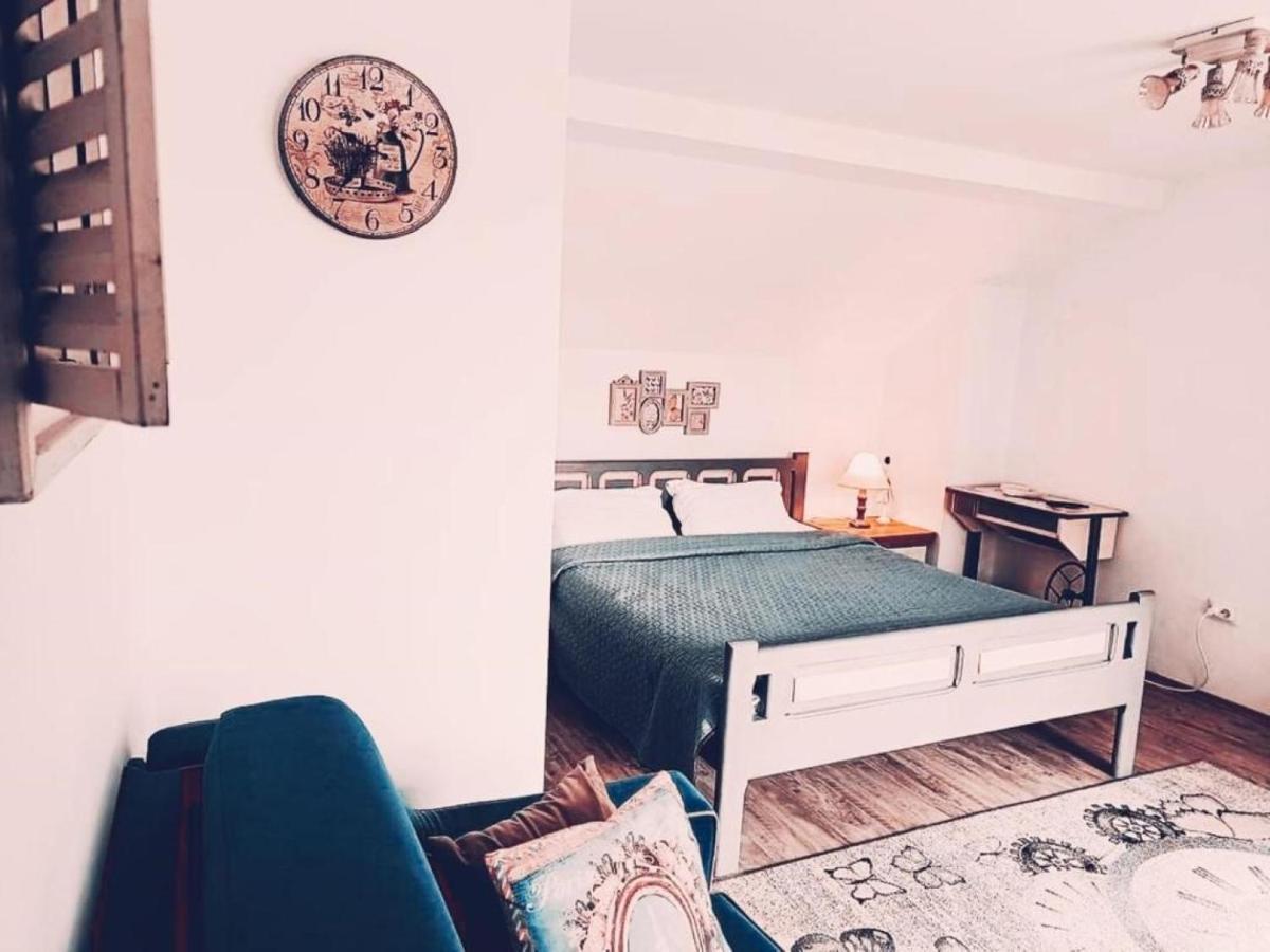 Vila Chic M Hotel Moieciu de Jos Bagian luar foto